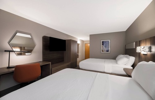 The Villages Hotel | Holiday Inn Express Hotel & Suites The Villages by IHG