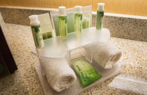 Shoreline West Hotel | Holiday Inn Express Mountain View - S Palo Alto by IHG