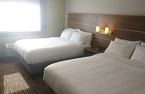 Delmont Hotel | Holiday Inn Express Murrysville - Delmont by IHG