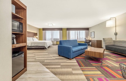 Medicine Hat Hotel | Holiday Inn Express & Suites Medicine Hat Transcanada Hwy 1 by IHG