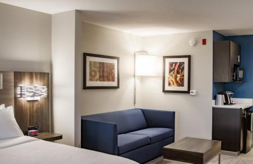 Overland Park Hotel | Holiday Inn Express & Suites Overland Park by IHG