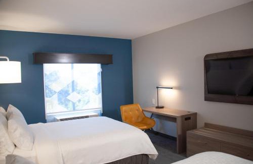Overland Park Hotel | Holiday Inn Express & Suites Overland Park by IHG