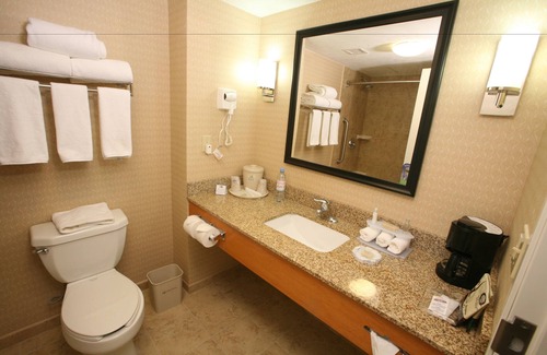 Saltillo Hotel | Holiday Inn Express Saltillo Zona Aeropuerto by IHG
