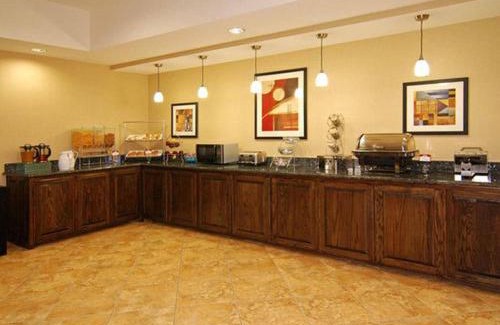 Bridgeport Hotel | Holiday Inn Express & Suites Bridgeport by IHG