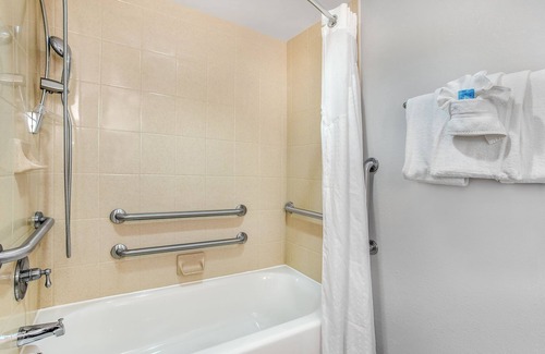Morristown Hotel | Holiday Inn Express & Suites Morristown by IHG