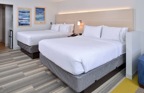 Brighton Hotel | Holiday Inn Express & Suites Brighton South - US 23 by IHG