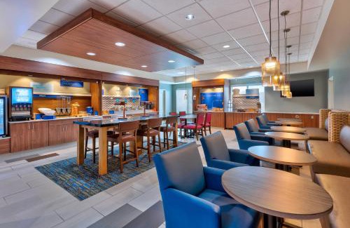 Effingham Hotel | Holiday Inn Express & Suites - Effingham by IHG