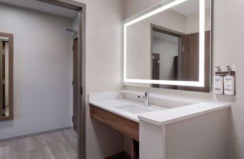 Pittsfield Hotel | Holiday Inn Express & Suites Pittsfield - Berkshires by IHG