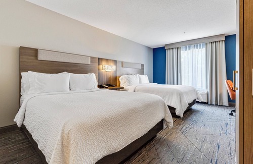 Starkville Hotel | Holiday Inn Express & Suites Starkville by IHG