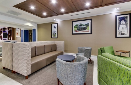 Columbus Hotel | Holiday Inn Express & Suites Columbus South – Fort Benning By IHG
