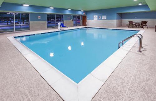 Stafford Hotel | Holiday Inn Express & Suites - Stafford NW - Sugar Land by IHG