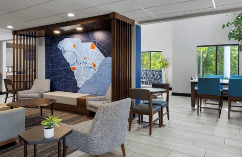 Royal Pines Estates Hotel | Holiday Inn Express & Suites Columbia-I-20 @ Clemson Rd by IHG