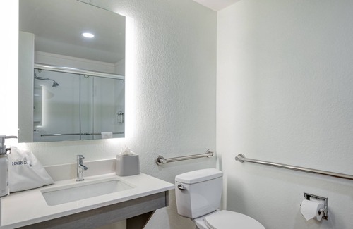 Royal Pines Estates Hotel | Holiday Inn Express & Suites Columbia-I-20 @ Clemson Rd by IHG