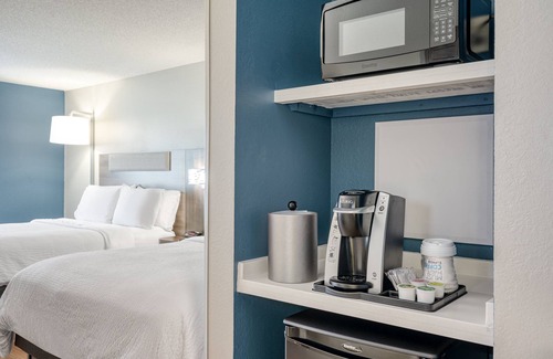 Royal Pines Estates Hotel | Holiday Inn Express & Suites Columbia-I-20 @ Clemson Rd by IHG