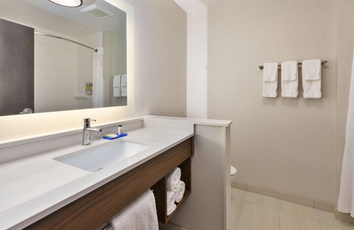 Milan Hotel | Holiday Inn Express & Suites Milan – Sandusky Area by IHG