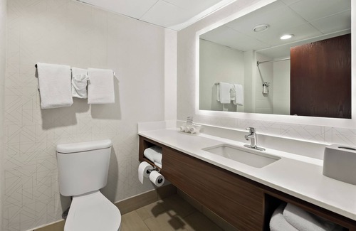 Southeast Raleigh Hotel | Holiday Inn Express & Suites Raleigh NE - Medical Ctr Area by IHG