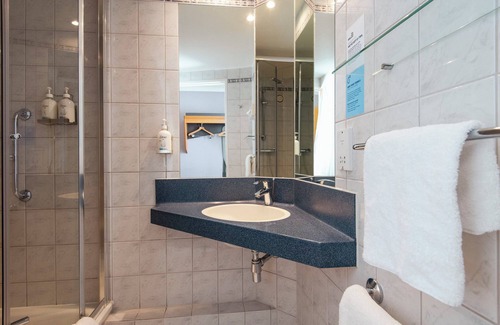 Lydiard Tregoze Hotel | Holiday Inn Express Swindon - West by IHG