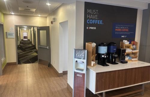 Little River Hotel | Holiday Inn Express and Suites N Myrtle Beach Little River