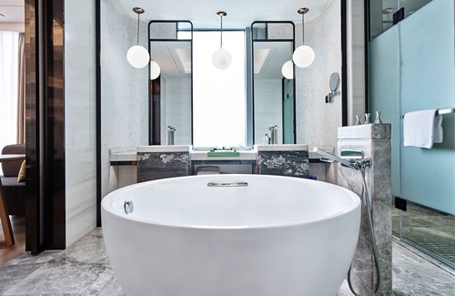 Baiyun Hotel | Holiday Inn Guangzhou South Lake by IHG