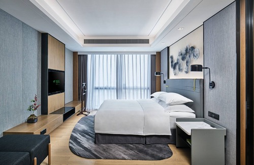 Baiyun Hotel | Holiday Inn Guangzhou South Lake by IHG