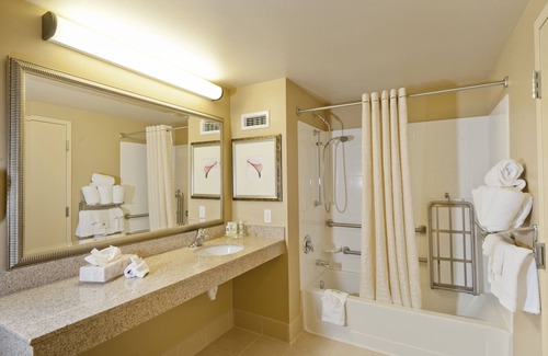 Barstow Hotel | Holiday Inn Hotel & Suites Barstow by IHG