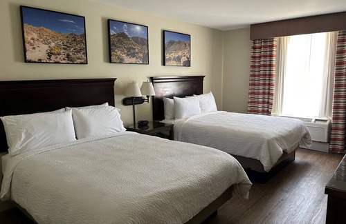 Barstow Hotel | Holiday Inn Hotel & Suites Barstow by IHG