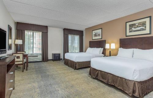Fairgrounds Hotel | Holiday Inn Louisville Airport - Fair/Expo by IHG