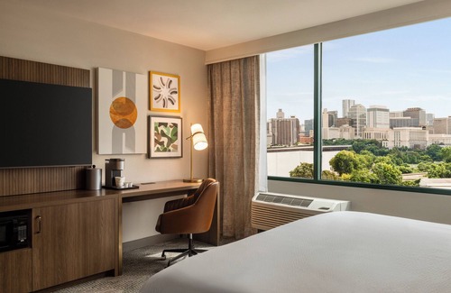 East Bank Hotel | Holiday Inn Nashville Downtown - Stadium by IHG