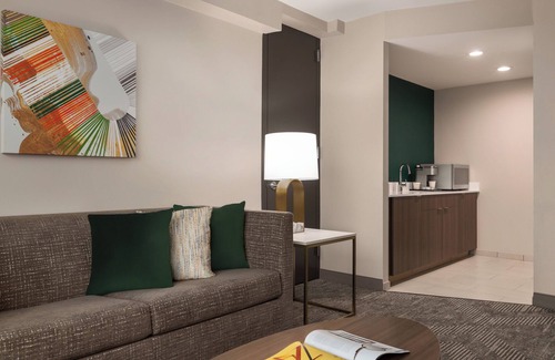 East Bank Hotel | Holiday Inn Nashville Downtown - Stadium by IHG