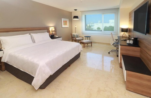 Puerto Vallarta Hotel | Holiday Inn & Suites - Puerto Vallarta Marina & Golf by IHG