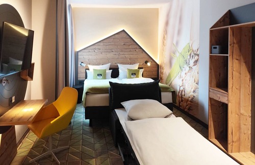 Muelheim Hotel | Holiday Inn – the niu, Mill Cologne Mülheim by IHG