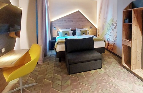 Muelheim Hotel | Holiday Inn – the niu, Mill Cologne Mülheim by IHG