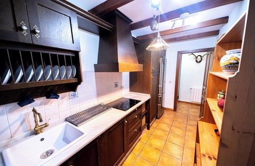 Hornachuelos Casa | Villa de vacaciones 'La Jacaranda' con piscina, terraza y Wi-Fi