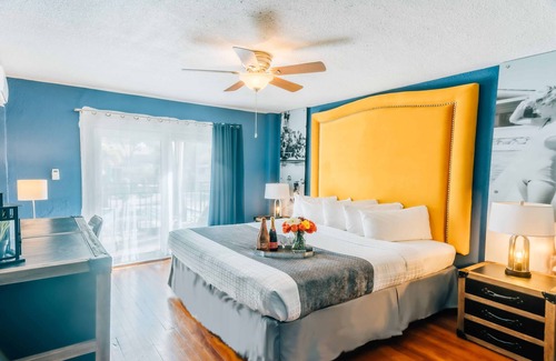 Downtown St. Petersburg Hotel | Hollander Boutique Hotel