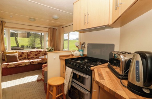 Llanvair Kilgeddin Cabaña | HOLLIE, family friendly, with a garden in Raglan