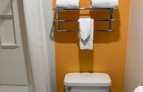 Hollister Hotel | Hollister Inn