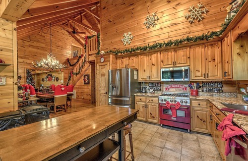 Blairsville Cabina | 🌲HOLLY JOLLY CHRISTMAS CABIN, 9 KINGS! 6700 SF, 9 BDR, 8 BATHS!🌲