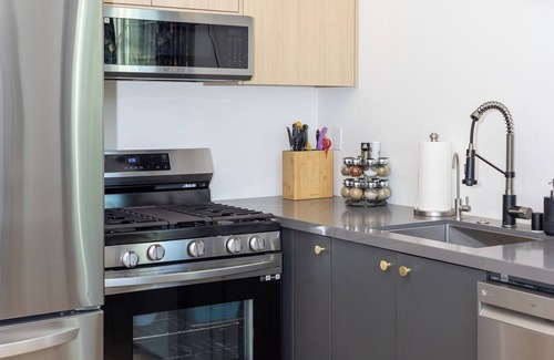 Burbank Casa | "Studio District Hideaway: My Stunning Guesthouse"