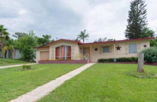 Deltona Lakes Casa | Home away from Home!
