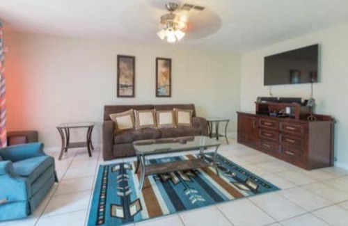 Deltona Lakes Casa | Home away from Home!