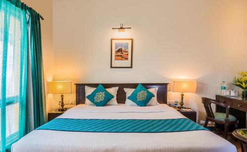 Greater Kailash I Hotel | Home@F37 Kailash Colony Metro