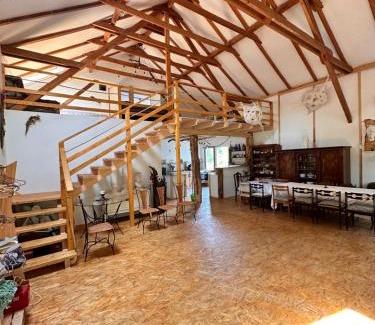 Veroce Apartamento | Home of Art Vendégház és Erdei Közösségi Ház