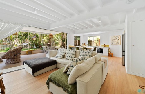 Point Lookout Casa | Home on Home by Discover Stradbroke