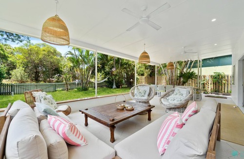 Point Lookout Casa | Home on Home by Discover Stradbroke