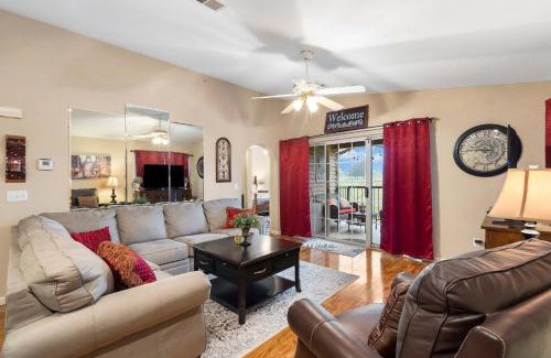 Branson Casa | Home on the Golf Range - Holiday Hills Branson Golf Resort Outdoor Pools