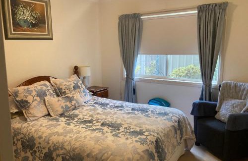 Swan Hill Casa | Home Stay on High Room 1 Queen Bed and Room 2 King Bed OR Two Single Beds