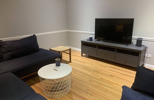 Lake Bluff Casa | Home Sweet Home, minutes to Great Lakes Naval Base