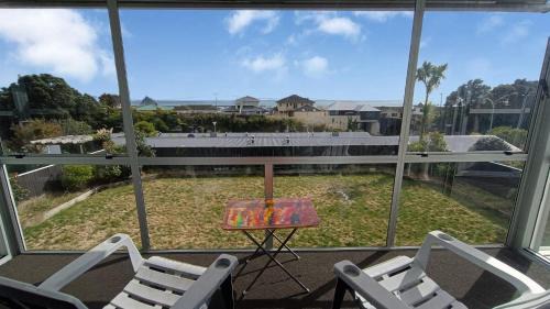 New Plymouth Casa | Home with sea views