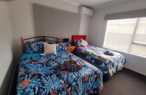 New Plymouth Casa | Home with sea views