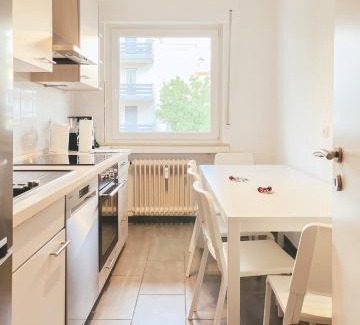 Rhein-Erft-Kreis District Apartamento | Home4Now BM02 Monteursunterkunft in Bergheim I 2 Schlafzimmer für 5 Personen I Küche I SmartTV I WiFi I Parkplatz